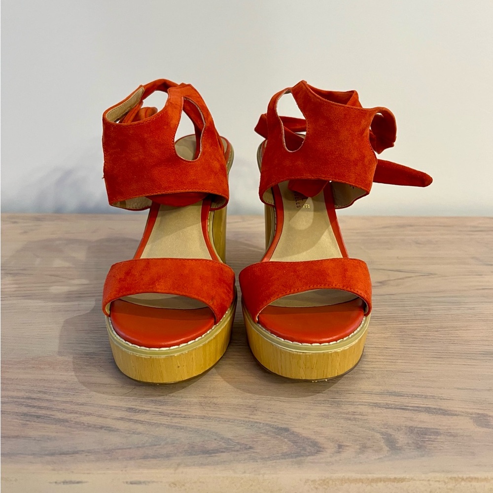 Very Volatile Red Suede Platform Sandals - Picture 3 of 13